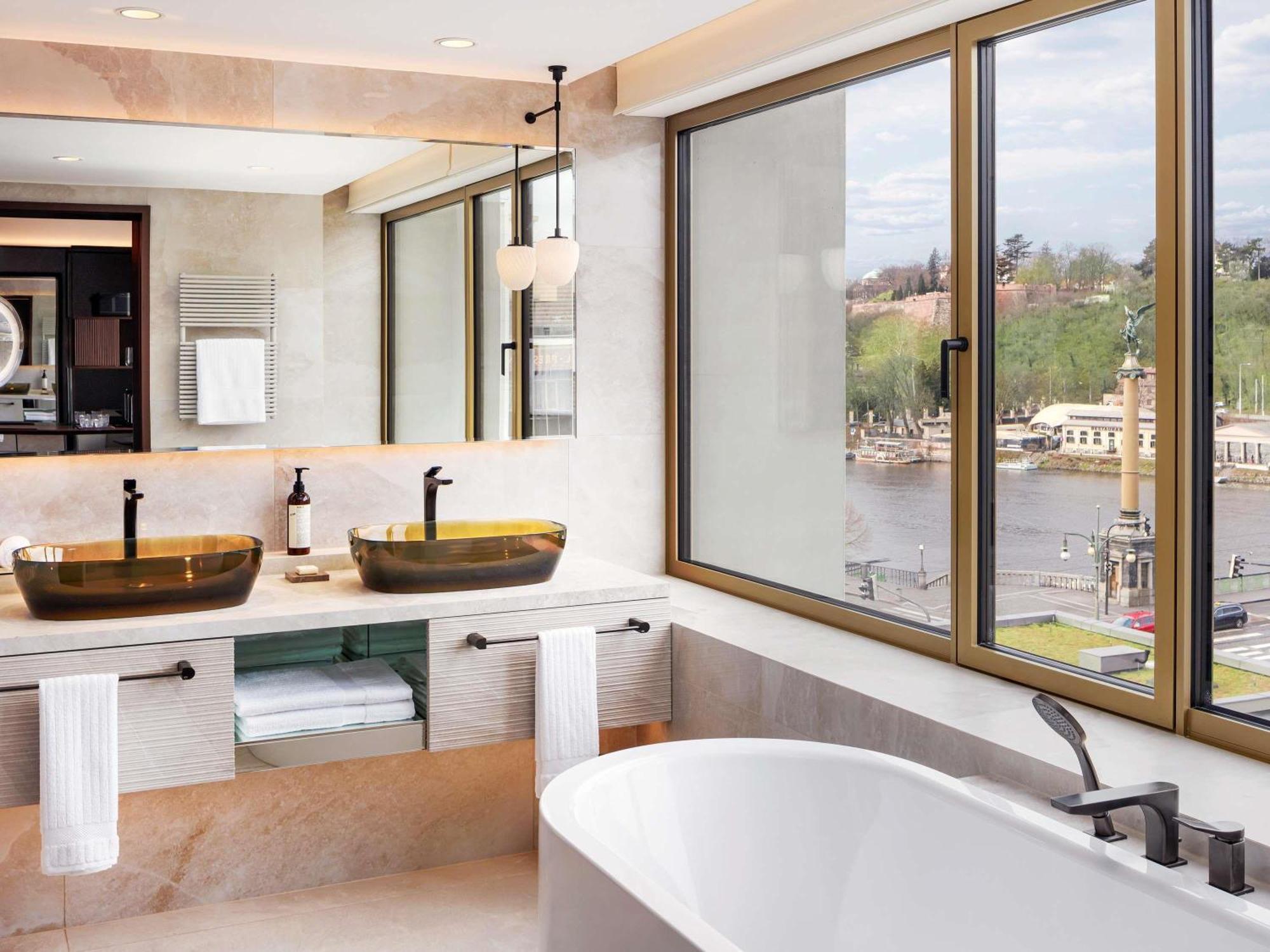 Signature Twin Room River View